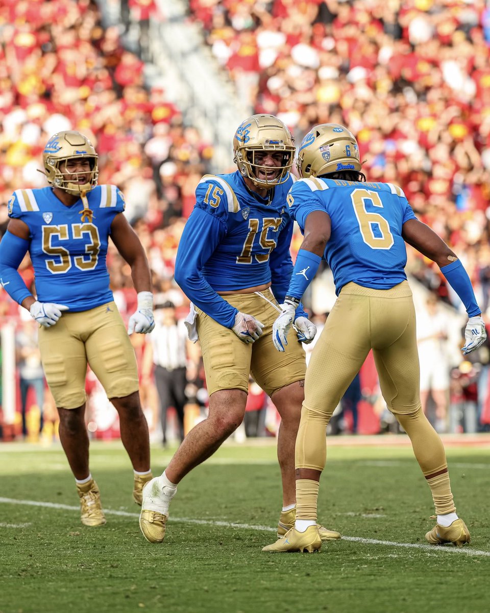 Back-to-back sacks for Laiatu Latu.

Also known as the best defensive player in America.

UCLA 28, USC 13
3:51 – 3rd quarter

#GoBruins