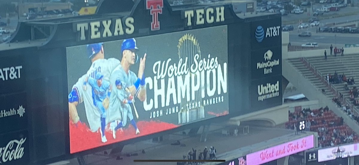 Thunderous cheer at Jones AT&amp;T Stadium for World Series Champion Red Raider Josh Jung of the Texas Rangers 

Great to see!