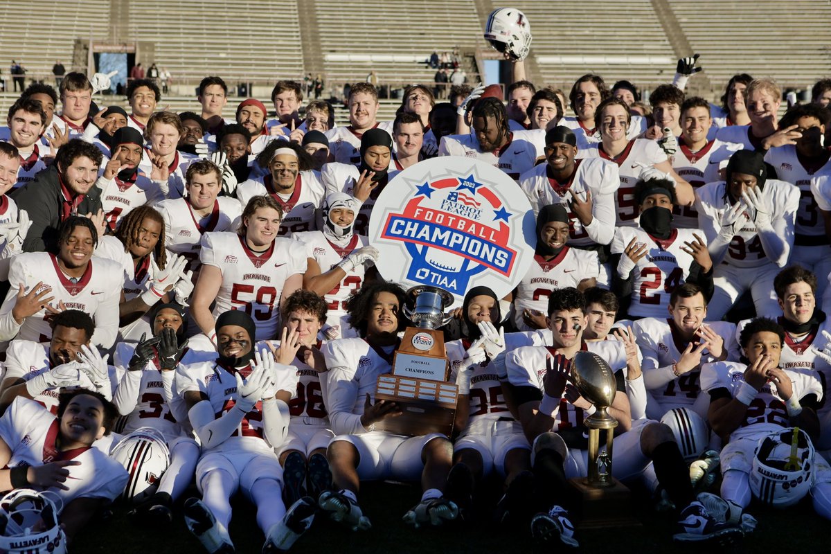 PatriotLeague's tweet photo. CHAMPS 🏆

Lafayette erased a seven-point halftime deficit, outscoring the Mountain Hawks 35-0 in the second half to earn a 49-21 victory in the 159th meeting of The Rivalry. The Leopards clinched their eighth Patriot League crown and first since 2013. https://t.co/yOllIAlSpo