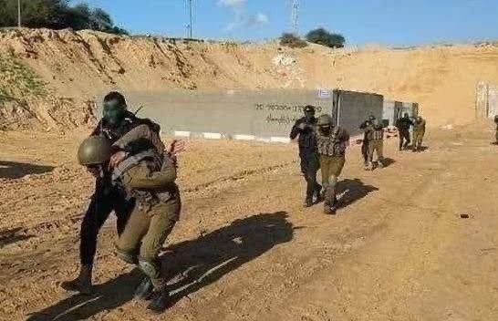 كومبليزون tweet media