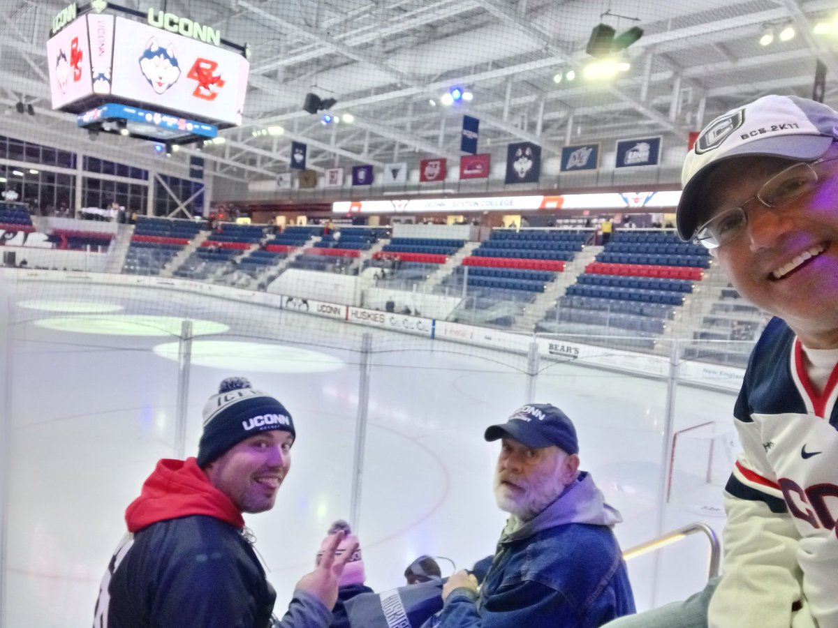 MarcjzHARTFORD's tweet image. Nnnnext! The @SonsOfNutmeg #IceGate returns to the #MiniMall !!! A great @UConnFootball win today, now it's time for @UConnMHOC right NOW!!! Section 109 Row C Seat 1 #BlockC #IceBus @hockey_east @HECommish @KSOB9188