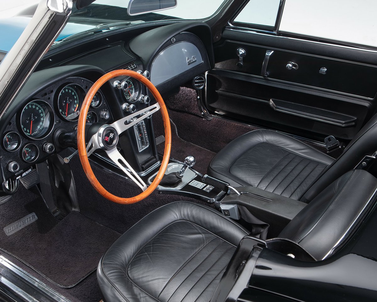 Barrett_Jackson's tweet image. This custom 1967 #Chevrolet #Corvette started life as a factory air-conditioned convertible and since has benefited from a professional, #FrameOff#Restoration with drivetrain.

Learn more: bit.ly/SD24TW-1967Che…