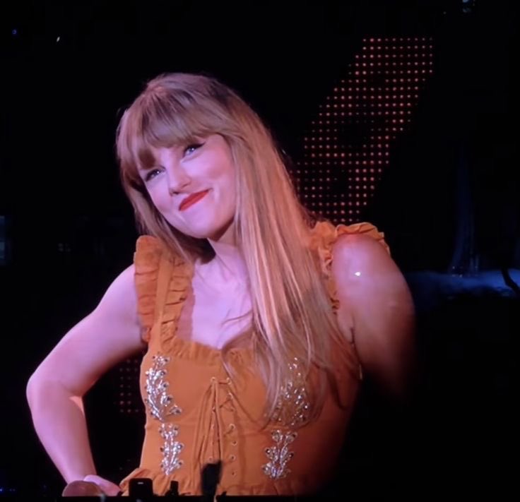 hoonzglerr's tweet photo. imagine letting go of the person who always sees us with love, cares about our safety to the level of postponing shows, Taylor, you have all my love and my entire life, i will be with you always and forever
TAYLOR IT'S NOT YOUR FAULT #weloveyoutaylor #TaylorWeWillStay https://t.co/cdZfdlcRpt