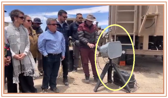 sergiou01329861's tweet photo. Impacto tecnológico.
El "Rayo Paralizador de Inmigrantes" de la ministra Tohá revoluciona la tecnología mundial y varios países como EE.UU., España, Francia y Alemania, envían delegaciones a Chile para observar la solución definitiva a la inmigración ilegal.
Bravo por Chile 👏👏