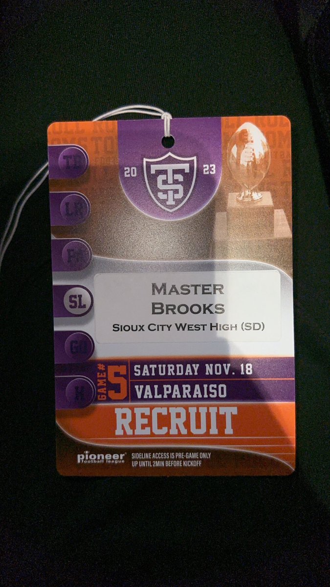 Big thanks to <a href="/UST_Football/">St. Thomas Football</a> for having me see the school and team today <a href="/CoachDodson13/">Coach Dodson 🏈 🗺️🧗🏿‍♂️🏆</a> <a href="/BrandonLabath/">Brandon Labath</a> <a href="/Coach_Caruso/">Coach Glenn Caruso</a> <a href="/coachJClegg/">Justice Clegg</a>