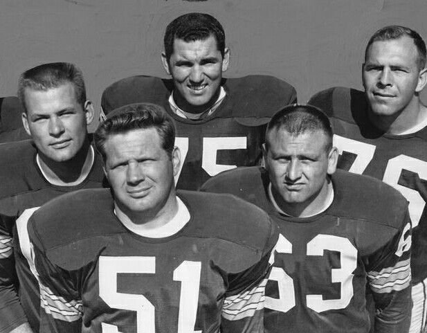 TL_TangoLima's tweet photo. @PackersHistory1 These boys would like to have a word... 

Between them a total of 24 Pro Bowl Selections, and 20 1st Team All-Pro/All-NFL Honors. Yes really.

3 of the 5 are in the NFL Hall of Fame. https://t.co/93YMAy2zjB