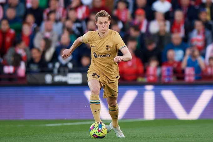 BarcaUniversal's tweet photo. Frenkie de Jong will return for Barça's next match. Sergi Roberto still has a lot of time left.

— @marca https://t.co/yHDuuxYjnd