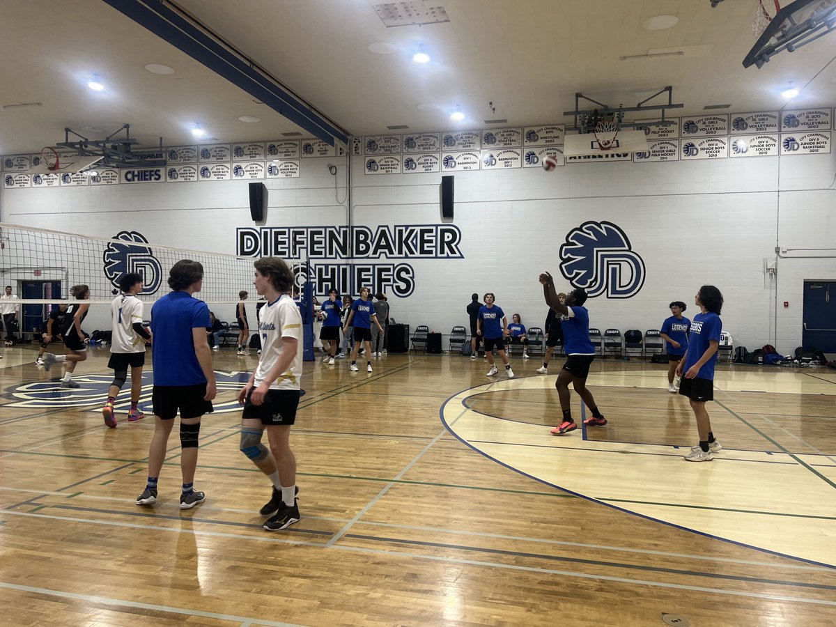 ALLSAINTSccsd's tweet photo. Your sr boys are warmer up for their city final game. Can we make it back to back banners. Your jr boys won last night. #LegendsOwnIt https://t.co/Y681mklzWL