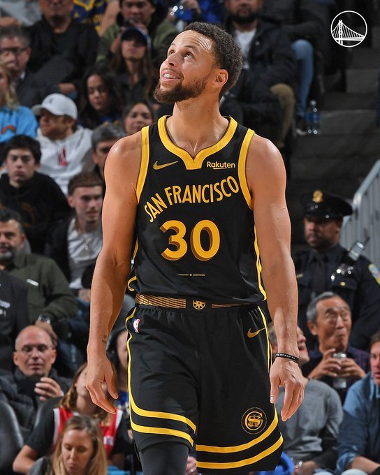 WarriorsLatam_'s tweet photo. CHE, HOY HAY MISA.

HOY JUEGA STEPHEN CURRY🙏🏻🕯️ https://t.co/cyaI8J0e0I