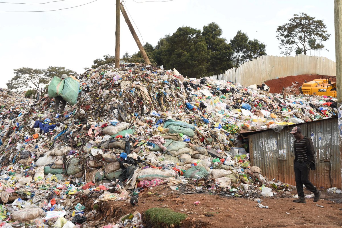 Let's talk about the hidden cost of those 'too good to be true' deals. The cycle is simple: buy cheap, wear a few times, toss. Landfills are overflowing, the true cost of fashion goes beyond the price tag. It's time to break the cycle. #ShopSustainable #StopFastFashion