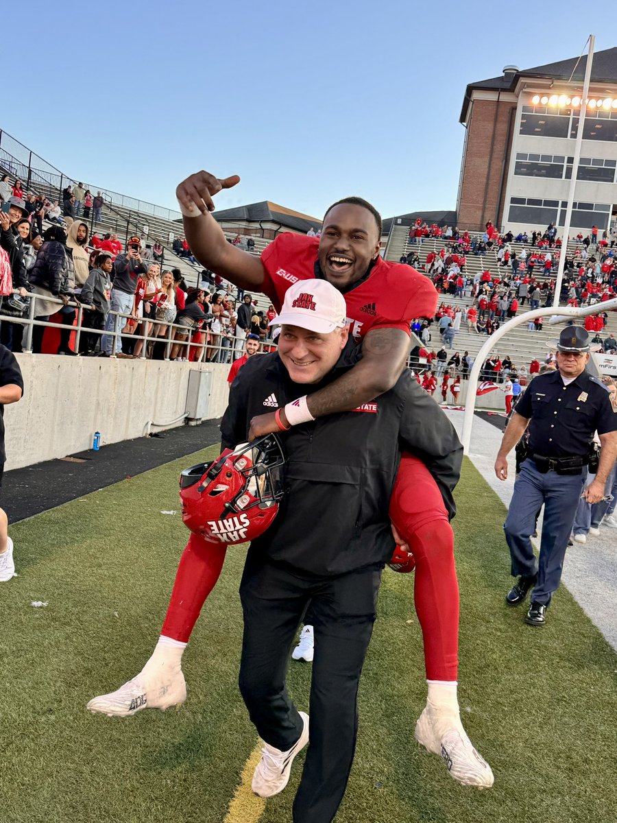 gseitz's tweet image. Thank you to our seniors and what a great way for this senior class to end their final home game at JSU Stadium. Most rushing yards (522) in a single game in CUSA history and loved watching @RealCoachRod carrying Zion Webb off the field after the game. #HardEdge