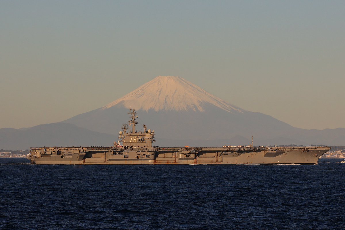 USS Ronald Reagan (CVN 76) Nimitz-class aircraft carrier coming into Yokosuka, Japan - November 18, 2023 #ussronaldreagan #cvn76

SRC: TW-@kur_yu