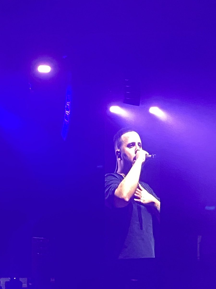 6Luisgb's tweet photo. y ahora q razon tengo para seguir viviendo despues de este conciertazo??#mmcd https://t.co/sJTwj0qhQD