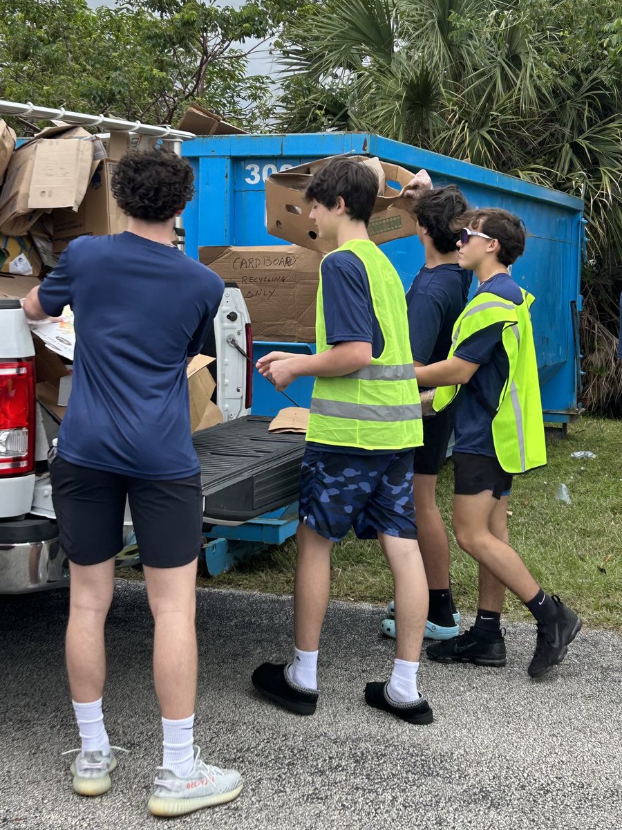 USchool Athletics (@uns_athletics) on Twitter photo Shark π¦ Baseball βΎοΈ community service project - The team volunteered today in Ft. Lauderdale doing a Thanksgiving Food Drive / Turkey giveaway to the less fortunate. Great job Sharks !! #community #services #leaders <a href="/CoachHerf/">Paul Herfurth</a> <a href="/uschool_nsu/">University School</a> <a href="/uschoolball/">USchool Baseball</a> Shark π¦ Baseball βΎοΈ community service project - The team volunteered today in Ft. Lauderdale doing a Thanksgiving Food Drive / Turkey giveaway to the less fortunate. Great job Sharks !! #community #services #leaders <a href="/CoachHerf/">Paul Herfurth</a> <a href="/uschool_nsu/">University School</a> <a href="/uschoolball/">USchool Baseball</a>