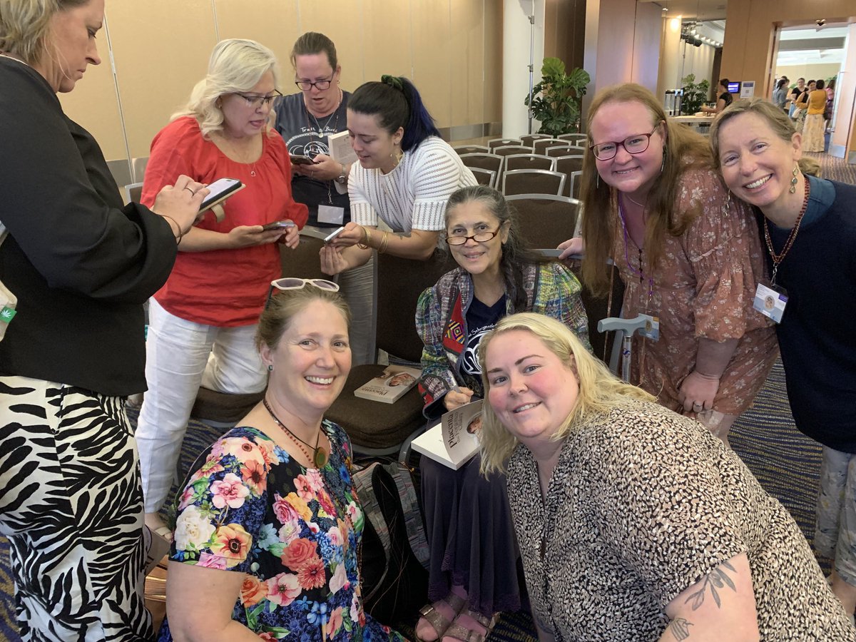 CarolynHastie's tweet photo. Ibu Robyn Lim spoke about midwifing & role of doulas during environmental disasters. Her talk was deeply moving for all of us as we were exposed to the reality 4 childbearing women & birth workers in these spaces. Robin had a constant stream of people wanting to talk #HBACON23 https://t.co/SPG0XdImhD