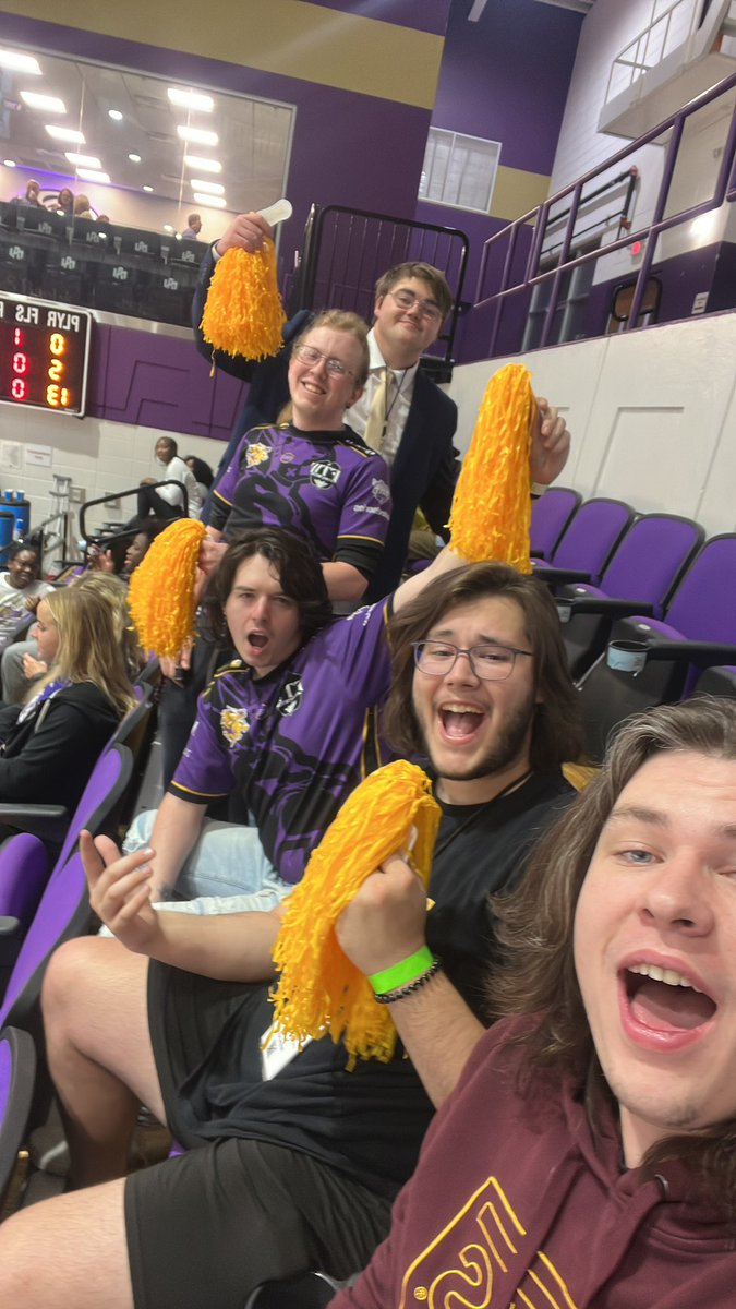 No less than an hour after #ManeEvent🦁 wrapped up, we are here supporting our <a href="/UNAHOOPS/">North Alabama Women's Basketball</a>! LETS GO LIONS!
