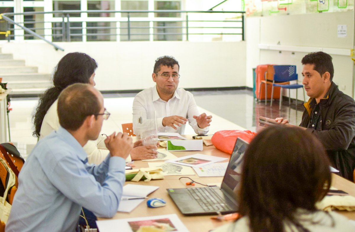PeruPaisDigital's tweet photo. #LABICPE | ¡Hoy empezamos con el prototipado! 

Colaboradores, mentores y promotores de todo Iberoamérica participarán de una experiencia de inmersión presencial en la @UNALM_online para elaborar soluciones innovadoras a los principales desafíos de Seguridad Alimentaria del país. https://t.co/jkQGGNswkU