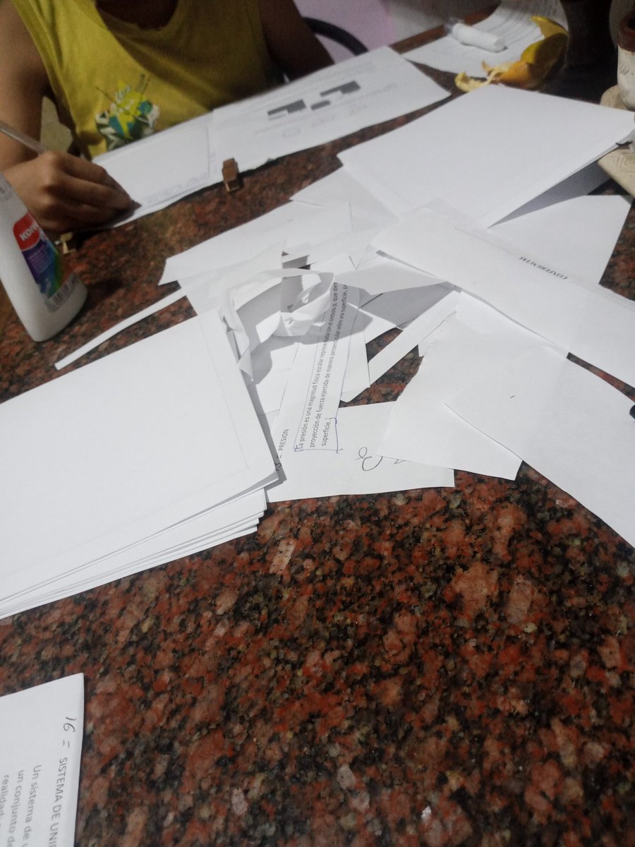 Ahrigozman's tweet photo. Necesitamos la play. Por qué nos estamos esforzando 
Saleth Flores
C.I:30.763.541
04129772614
@candelapura_fm
@FMCenterNoticia
#FMCenterEsVenezuela https://t.co/9jgzJk0BxD