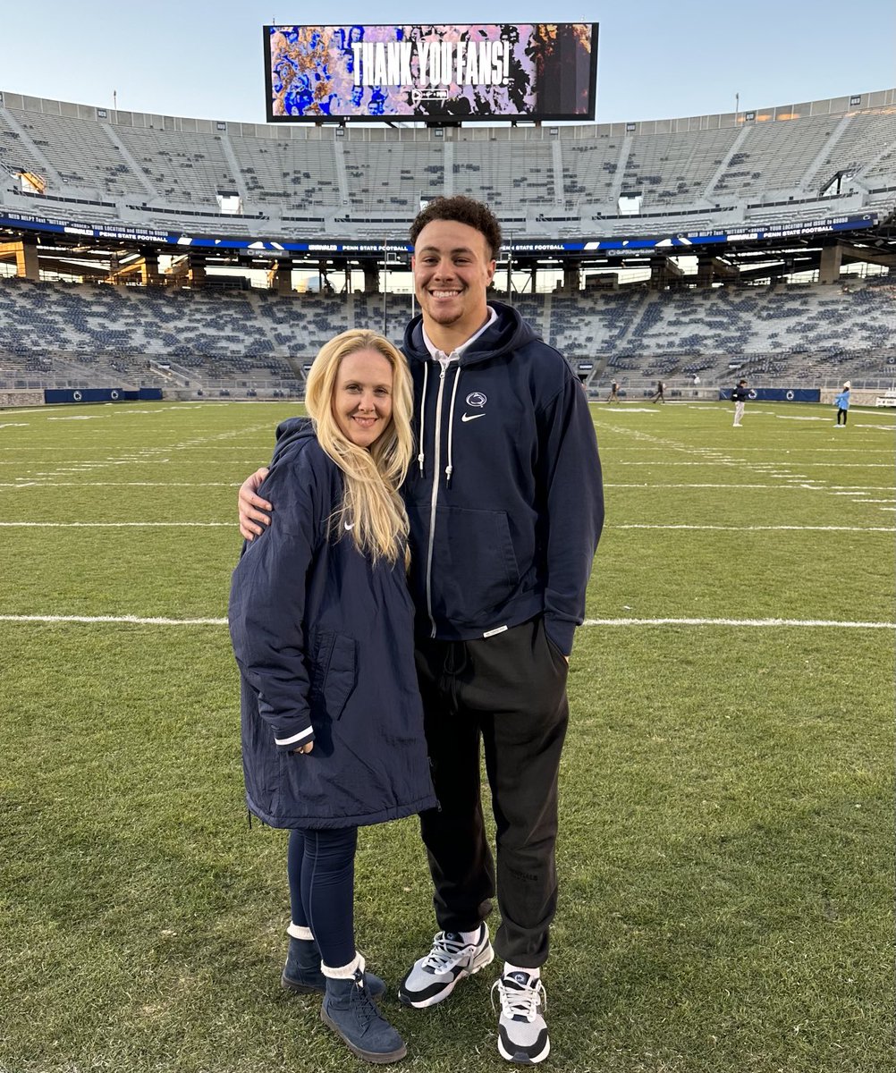 Amy Johnson (@lawmomx6) on Twitter photo 