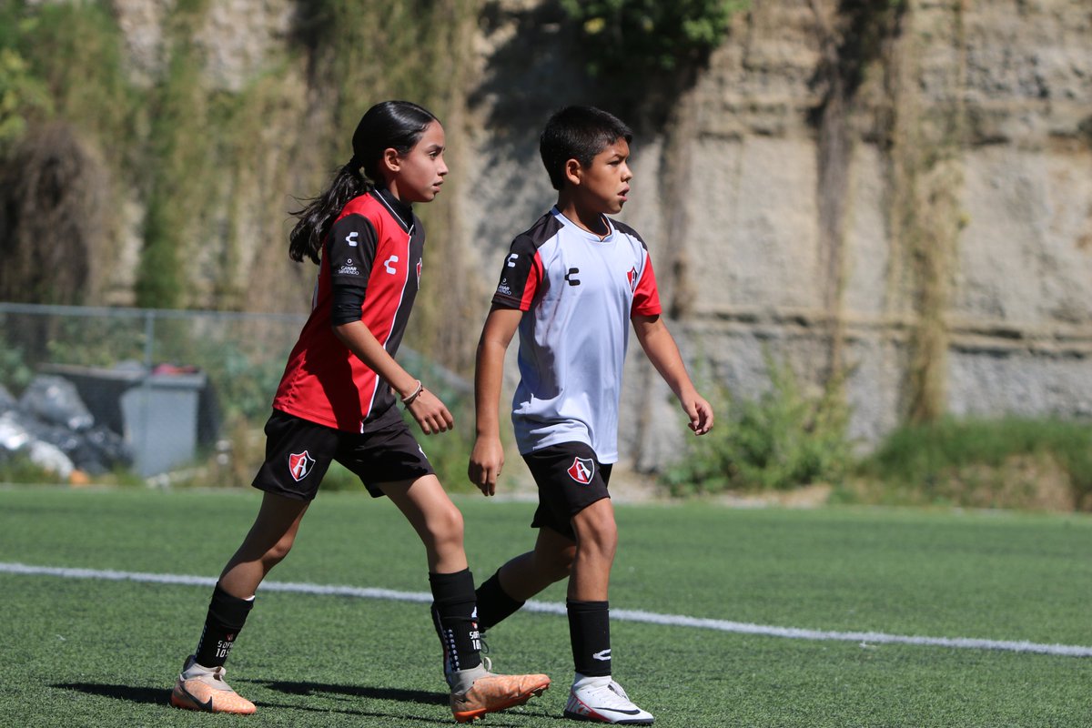 AtlasFC's tweet photo. ¡Segundo día de actividades en la #CopaAtlasFC! 🔴⚫️
Mucho fútbol, talento y pasión se vivió en la Jornada 2 de este torneo
Pueden buscar más fotos en el Facebook de Copa Atlas FC y participar en el 24 Hours Challenge para ganarse varias sorpresas 👀 ➡️ https://t.co/RyGjsNt5QL https://t.co/aA0hZzlB4n