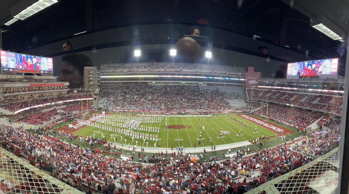 Here’s the crowd in Donald W. Reynolds Razorback Stadium five minutes before kickoff. #wps