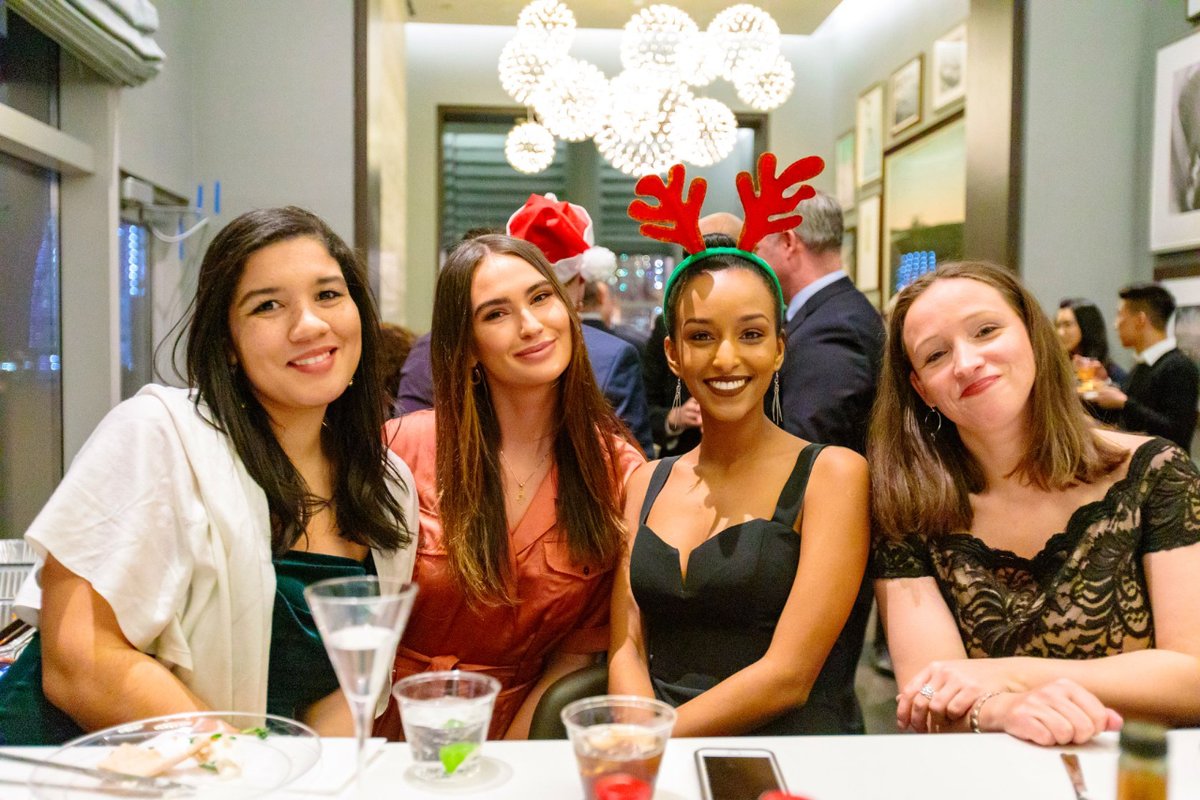 SnappedUs's tweet photo. 🎁📸✨Diving into the frosty allure of holiday vibes, where every click tells a festive story. 📸🎄

#ChristmasThroughTheLens #FestiveFrames #ProfessionalPhotography #Christmasparties #ProfessionalMagic #CapturingChristmas #ProfessionalMagicLens https://t.co/mbUo0NxywA