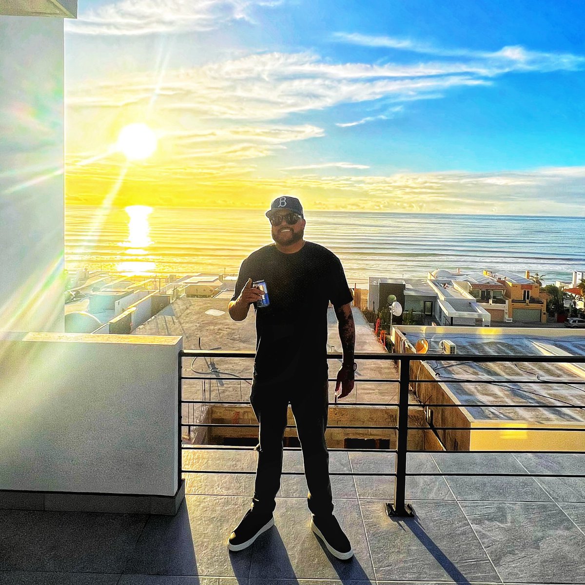 Mr. Key To The City tweet media