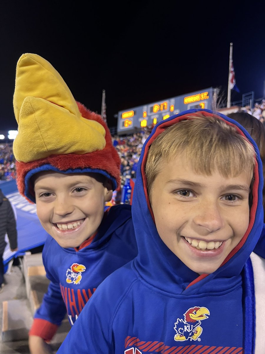 Thor_On's tweet photo. #kufanpix https://t.co/LDsCz9eSoj