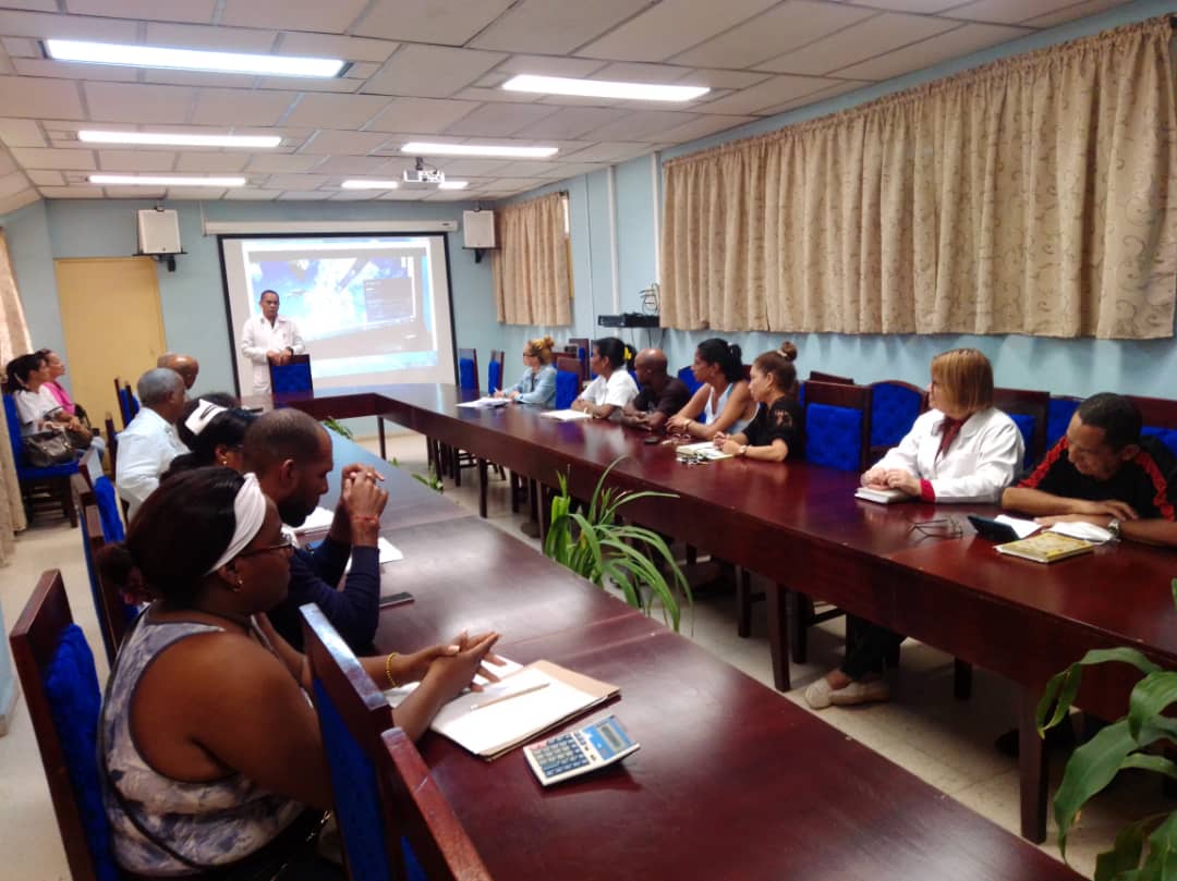 JulioGIzq's tweet photo. En el hospital  General Juan Bruno Zayas de #SantiagodeCuba se realizaron un grupo de acciones previo a los dias de lluvias en el territorio oriental. @japortalmiranda @DPS_Santiago @GeoPAlvarez @MINSAPCuba @CabralesRondon @PartidoPCC https://t.co/e9SX2y08hl