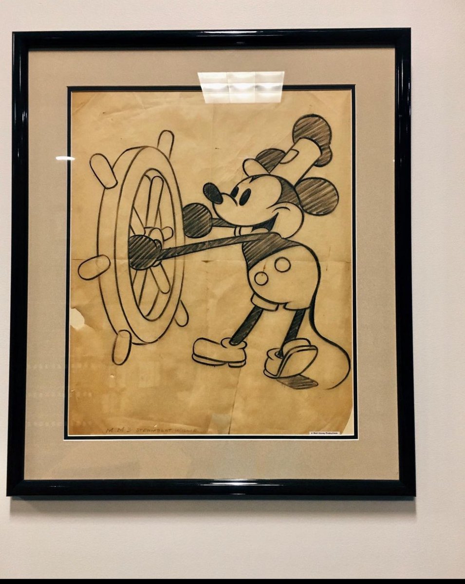 DeeMagicGurl's tweet image. Happy birthday @mickeymouse! Thanks for being one of my oldest friends, greatest boss, and a reminder to never give up on my dreams. #happybirthdaymickey