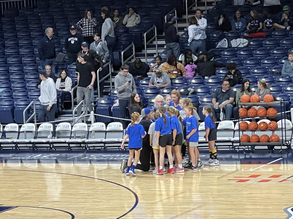 gcgirlshoops tweet media