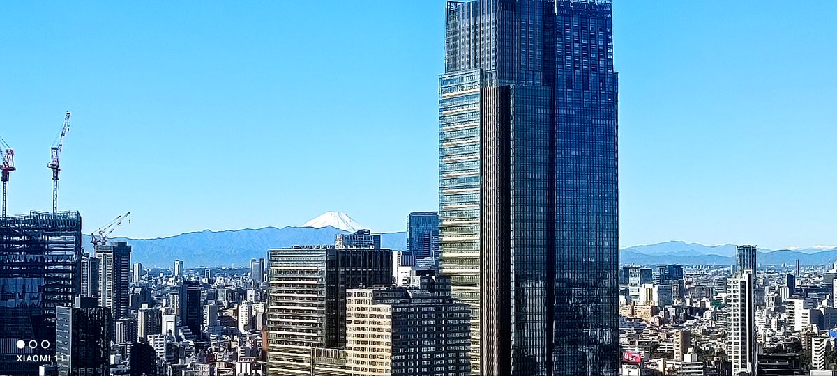 Kennisan2's tweet photo. 富士山が見える職場

#東京　#ピエールガニェール　#レストラン　#ガストロノミー　#パティシエ https://t.co/h8sCCQ8IlL