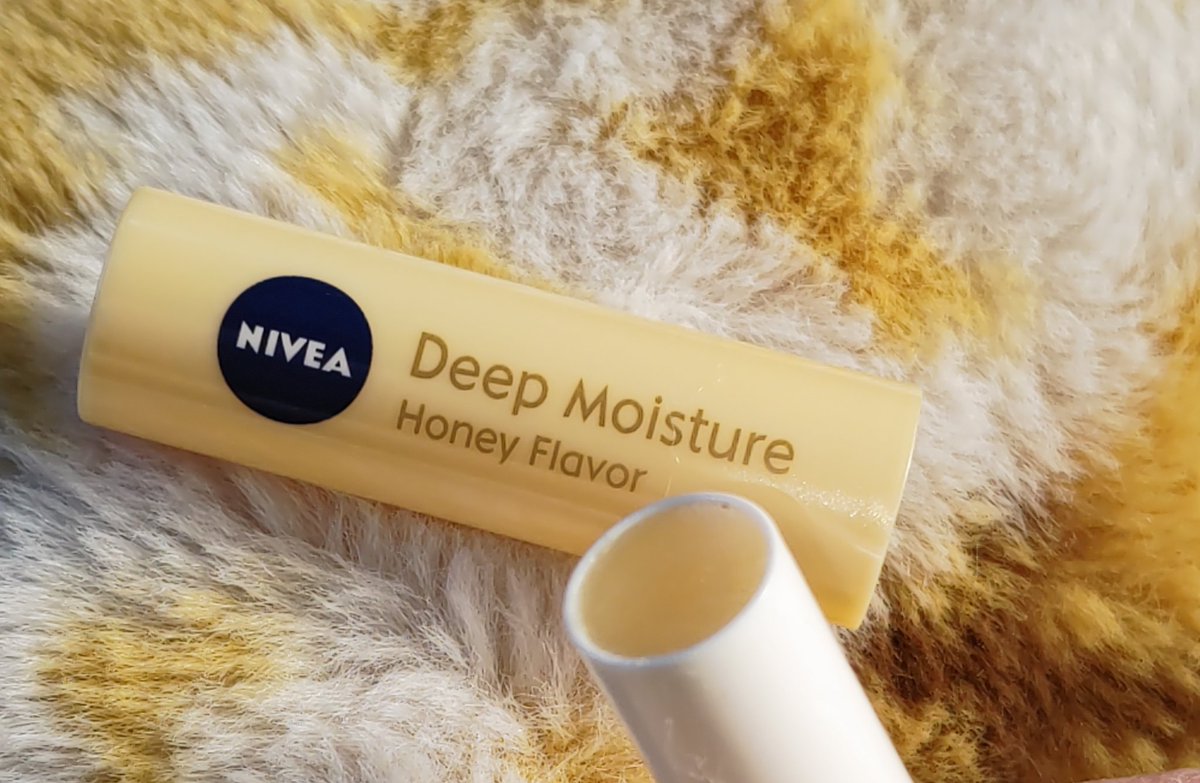 kurotamacyami's tweet photo. #ニベア #DeepMoisture #リップクリーム
最大にひねってこれ
何本使ってるか🤔年々値上がり…
違うのにするかこれまた買うか(多分これ買う) https://t.co/GqkRxB3xo0