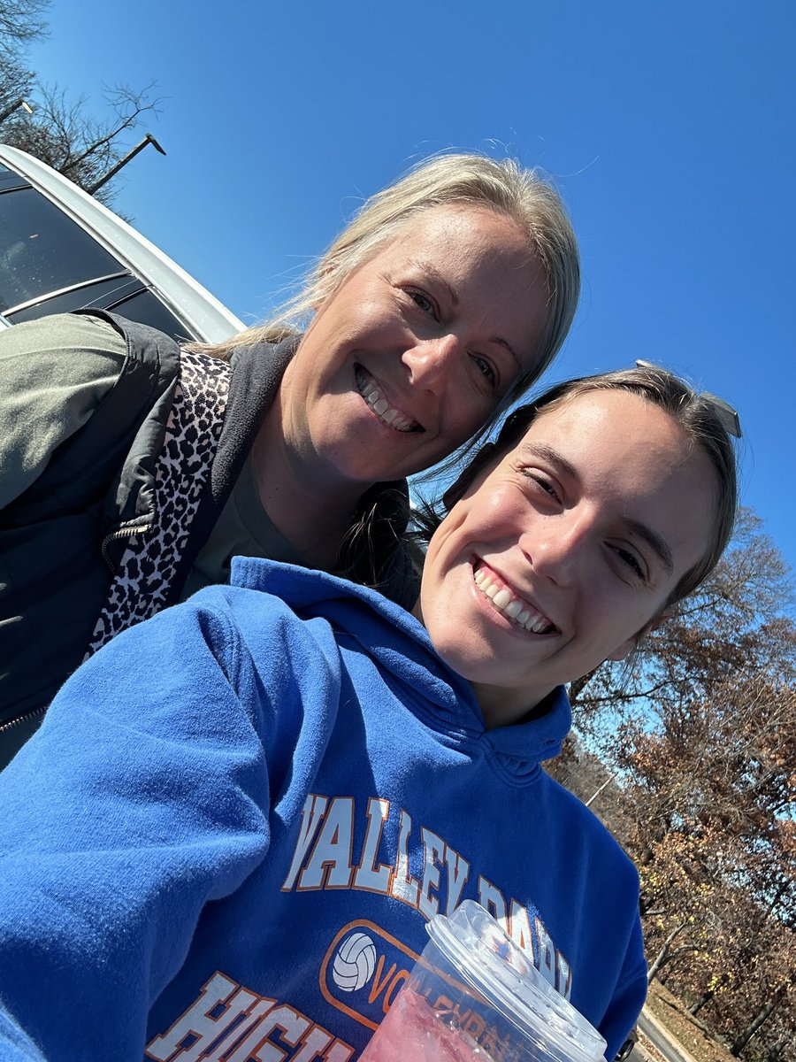 Day 16 of #gratitudevp today I am thankful for my mom. I love spending time with her, she is the most selfless person I know! <a href="/RobardsVPHS/">Gerrie Robards</a>