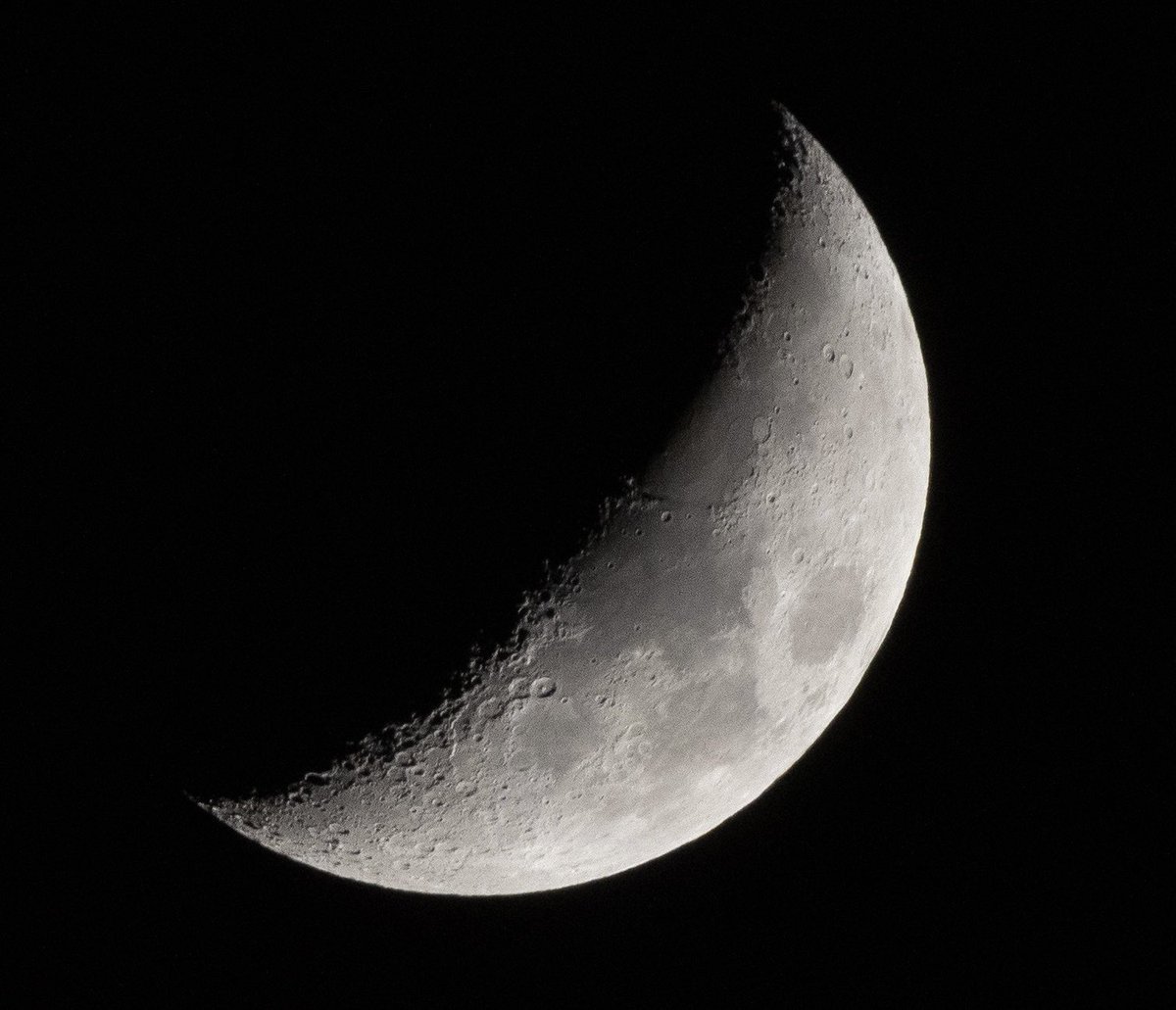GooseGirl26's tweet photo. Tonight’s beautiful moon! 🌙 https://t.co/Te14oLJG19