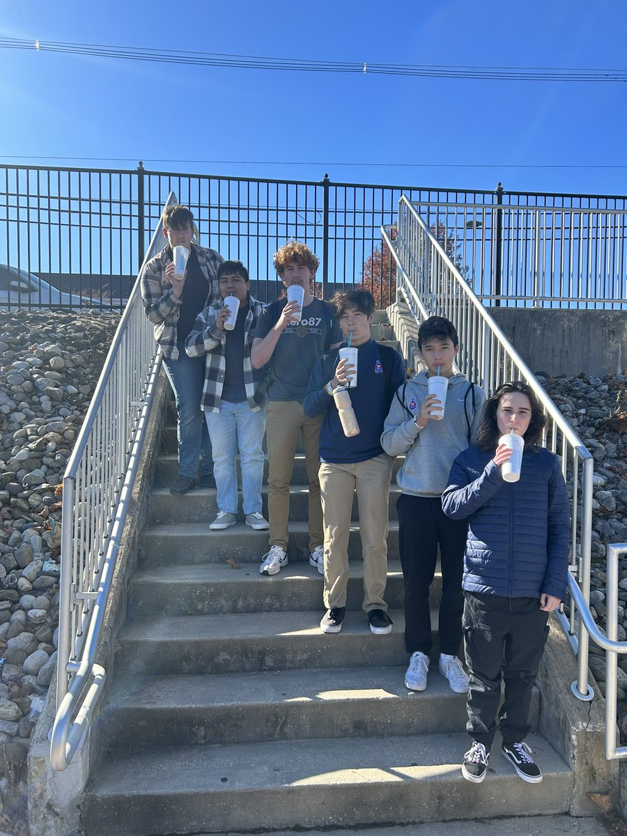 #CedarCrestQuizBowl played the Henderson Invitational today- A team went 7-3 on the day to end up 2nd and punch their ticket to <a href="/naqt/">NAQT</a> #HSNCT while the B team got some valuable experience finishing 12th. Getting better every day…
<a href="/CLSD_Schools/">Cornwall-Lebanon SD</a> <a href="/MrGCCPrincipal/">Christopher M. Groff</a> #FalconPride