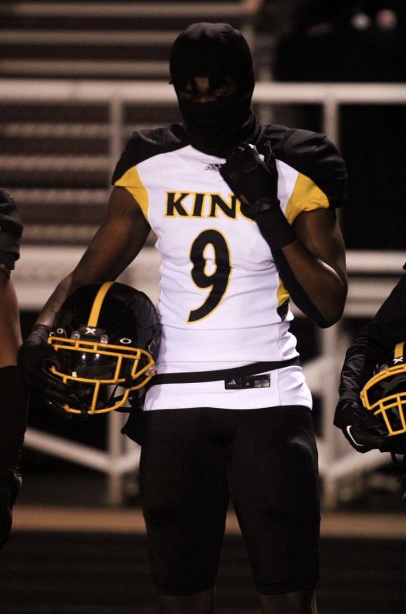 hudl.com/v/2MFZeE👈🏾

75 TKL’s
3 Sack’s
3 FF
10 TFL’s 
1 INT