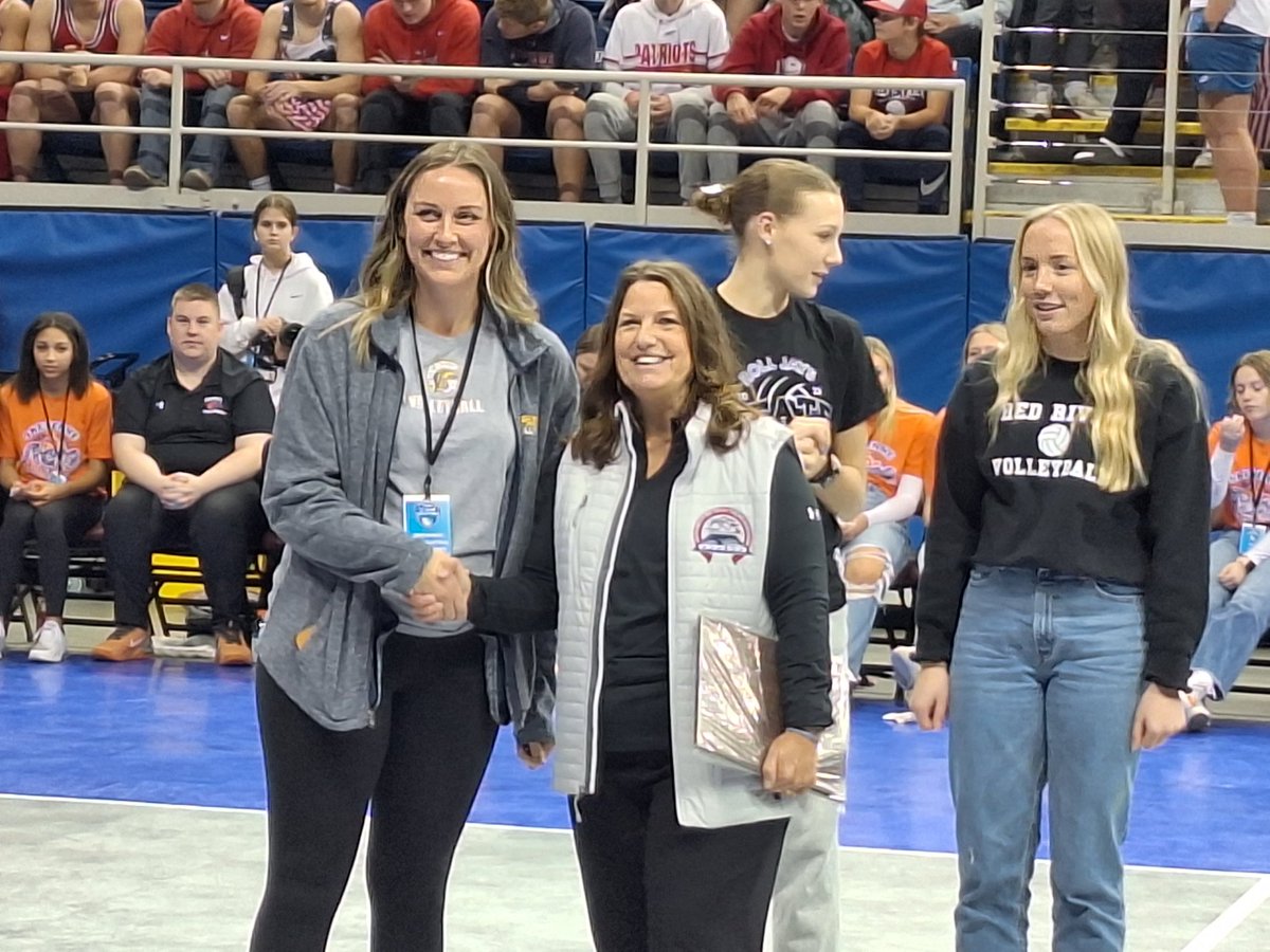 FMRealtorRick's tweet photo. The 2023 ND Class A Coach of the Year is @FNH_Volleyball Rachel Hummel!  @NDHSAA @ndvolleyballtrn https://t.co/0nKXhcL6ts