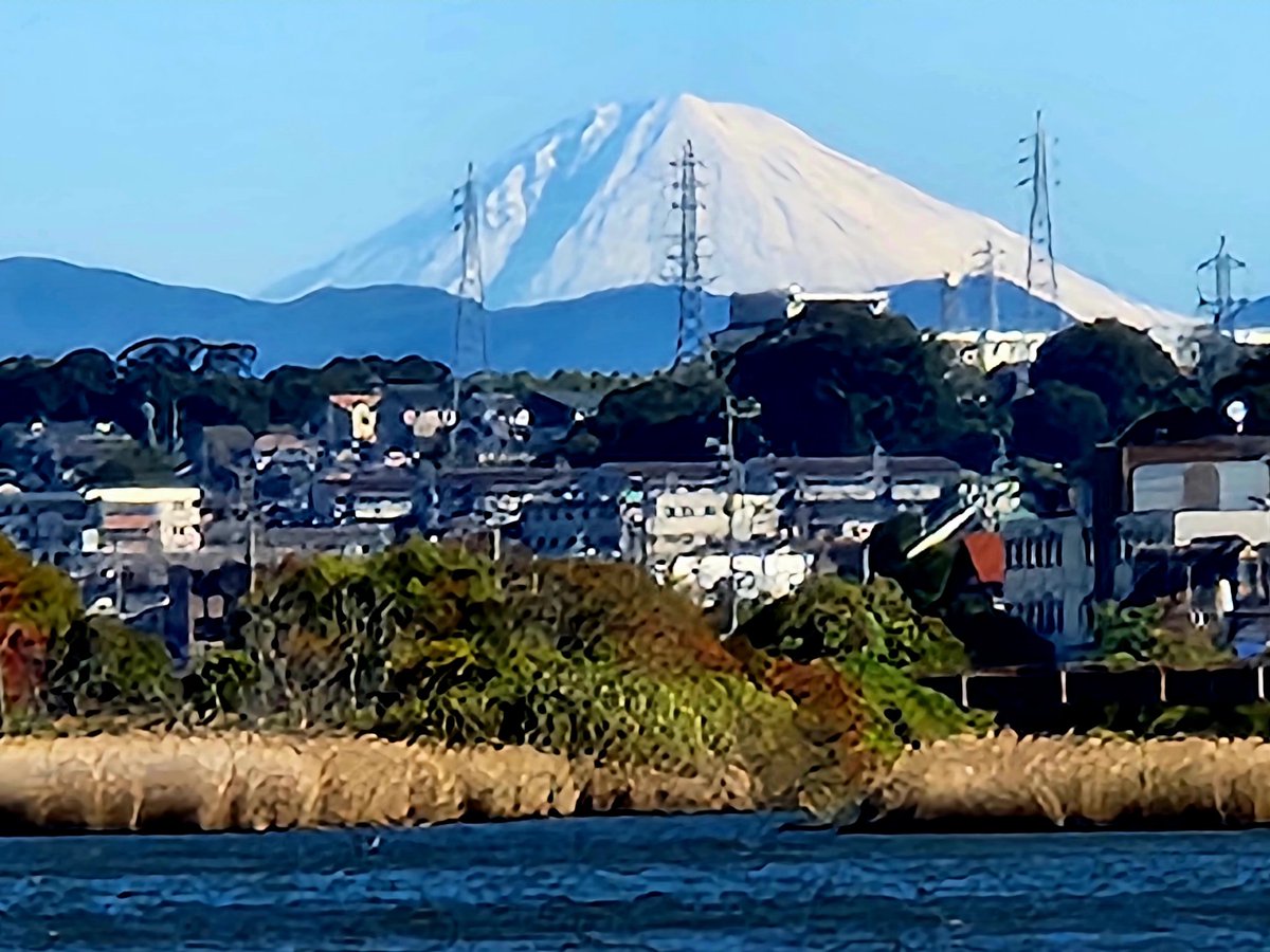 Zorexoserez's tweet photo. 🗻🗻🗻🗻🗻Mt.Fuji
おはようございます。
今日も浜松はいい天気☀️
佐鳴湖からたま~に富士山が見えます。
今日はこんな感じ😊
けっこう雪が多いです。
よい1日を😸
#富士山 #MtFuji #佐鳴湖 #浜松市 #散歩 #ウォーキング #秋晴れ #hamamatsu #walking #slowjogging #intervalrunning https://t.co/WdRRXlurIZ