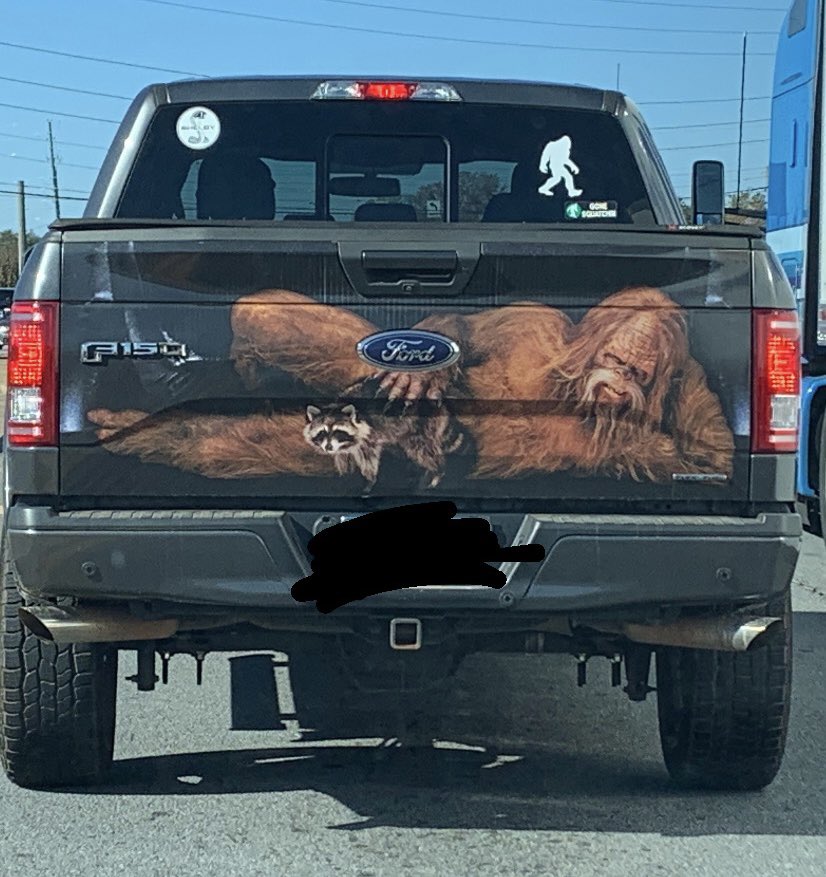 TilllyNeonn's tweet photo. Saw this on the road today https://t.co/xtRsriGjLf
