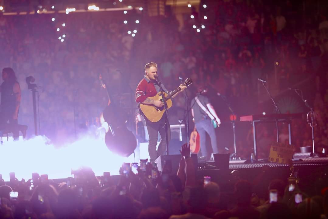 CLECountryMAG's tweet photo. @zachlanebryan Well, your show last June was what Legends are made of! https://t.co/QHoD2Eywj4
