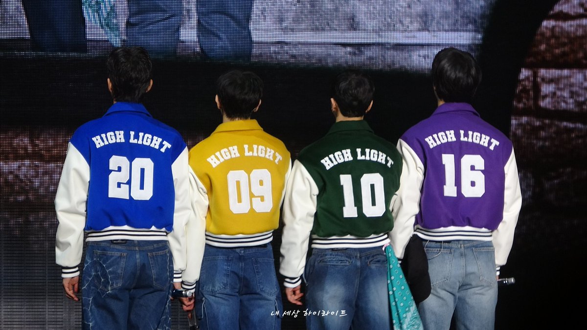 231118 하이라이트 팬콘 

행복했던 순간들❤️

#하이라이트 #하이라이트팬콘 #윤두준 #양요섭 #이기광 #손동운