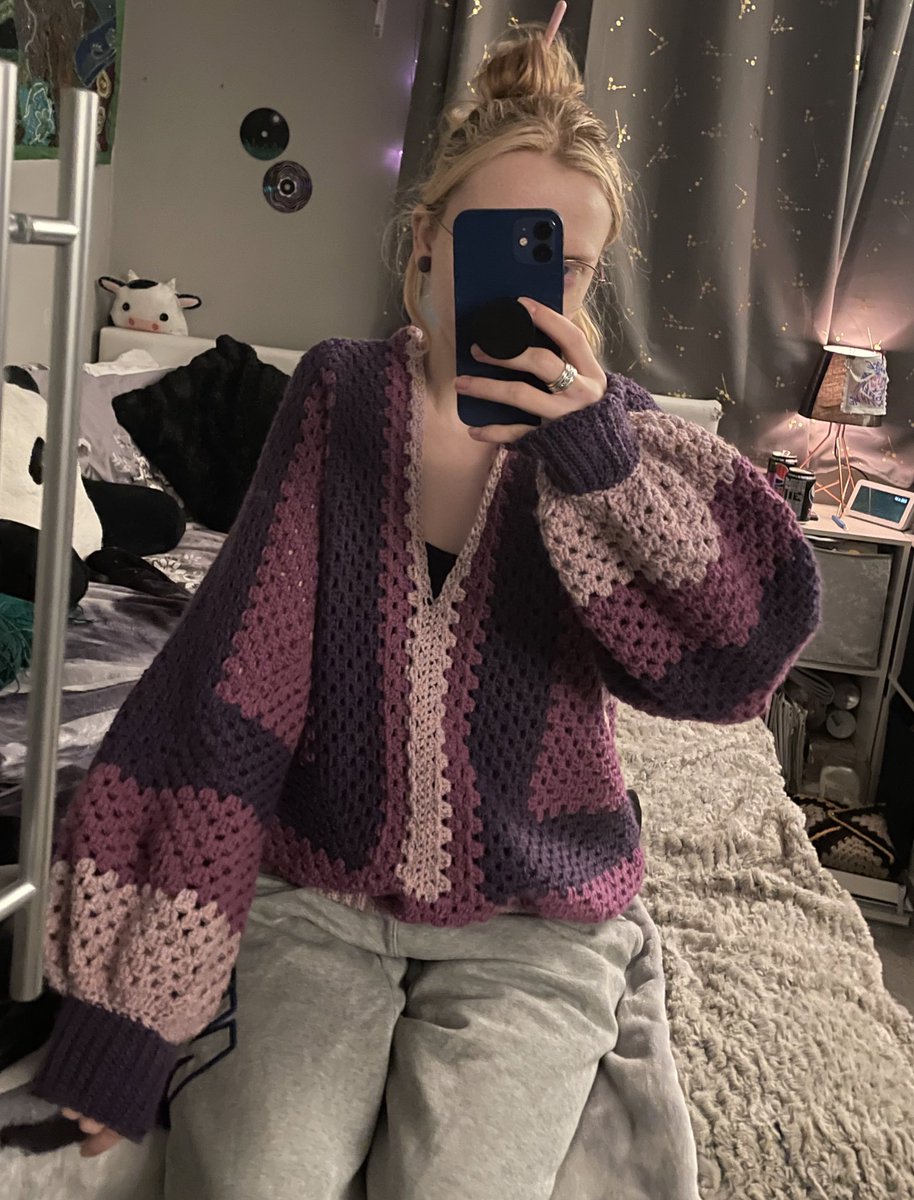 Finished✨
I’m so impressed with myself for seeing this all the way through!