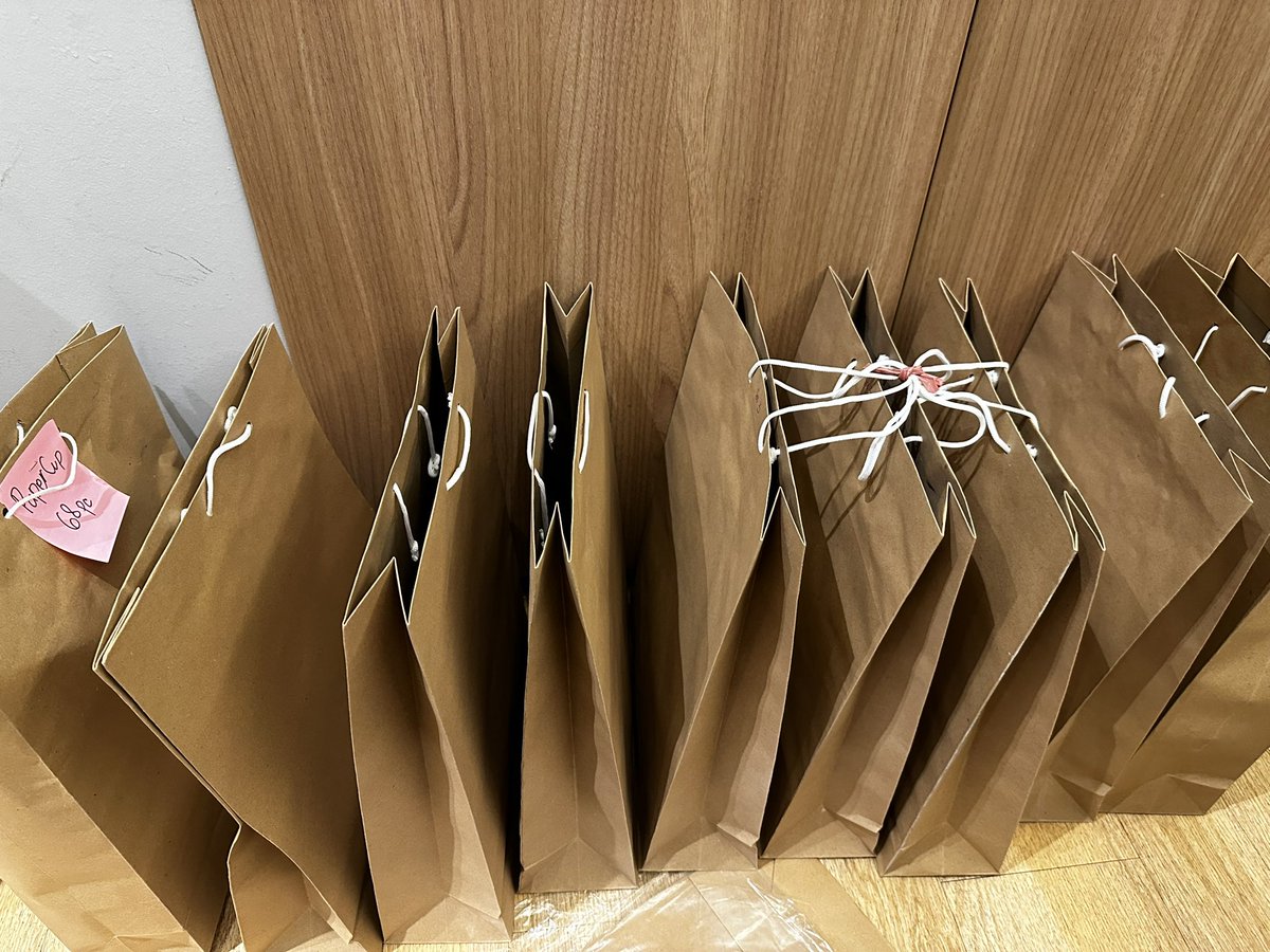 halogupi's tweet photo. Halo Phi Phi! 
all orders are ready to be picked up 👋🌻

We will be open from:

⏰10 AM - 2:15 PM 
📍Neighbourhood Cafe 

#Gulf_1stFanMeetinginJKT 
#GulfKanawut #HaloGupi https://t.co/JhibRIuNuk
