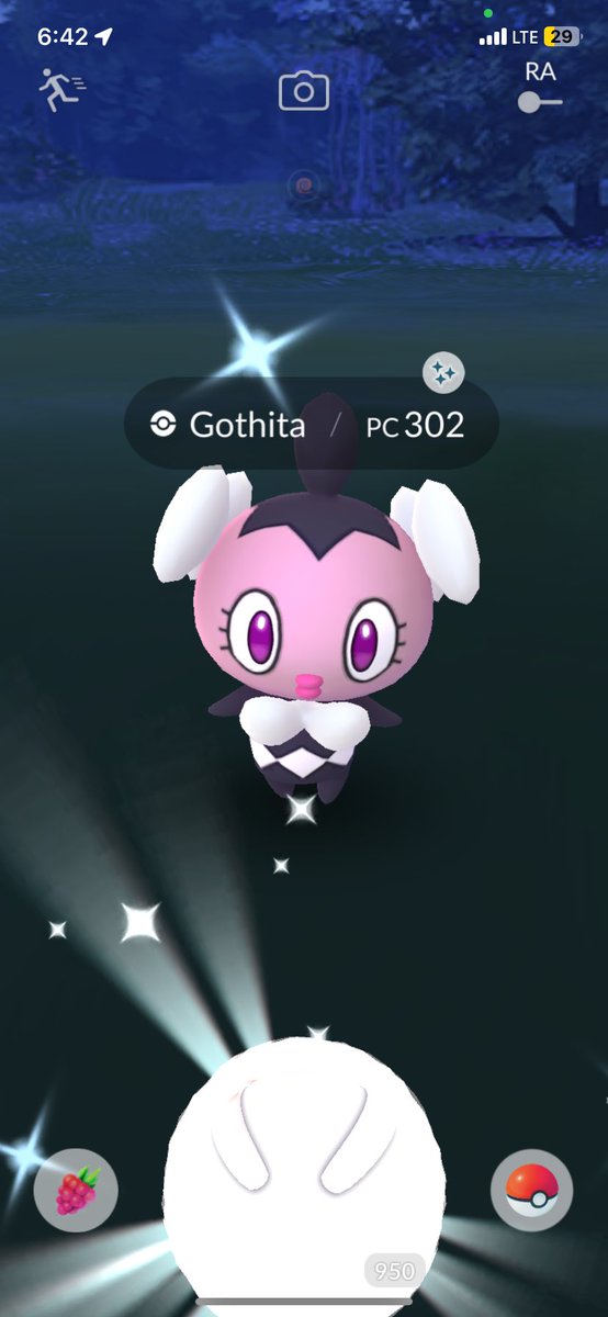 Shiny
Gothita

#Pokemongo 
#PokemonGOFashionWeek 
#Gothita