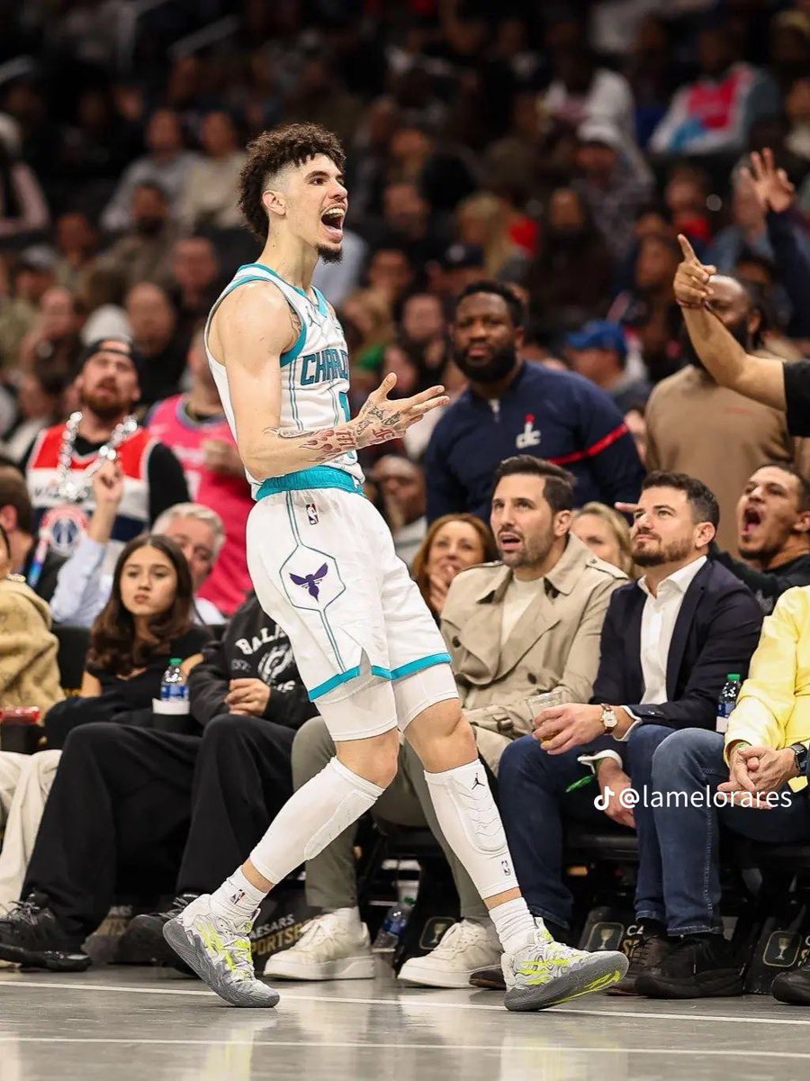 Meloleague's tweet photo. LaMelo Ball last 7 games:

31.4 PPG
8.1 APG
6.1 RPG
49/44/88
36 MPG
•
30 PTS • 10 REB • 13 AST • 47/50/100
34 PTS • 4 REB • 7 AST • 59/33/71
25 PTS • 6 REB • 6 AST • 47/50/75
32 PTS • 7 REB • 6 AST • 65/50/100
28 PTS • 6 REB • 11 AST • 3 STL
37 PTS • 5 REB • 5 AST • 42 FG%
34 PTS • 8 3PM • 9 AST • 54/61/100

📈📈📈📈📈📈📈📈📈
