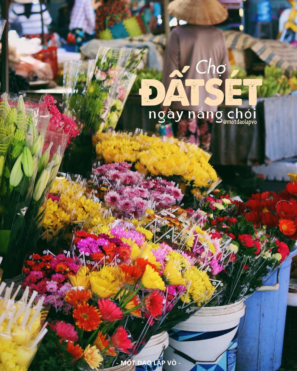 TrngHun27484610's tweet photo. 🌤- Chợ Đất Sét ngày nắng chói -🌤

Ôi cái chợ quê thật thân thuộc và giản dị làm sao, những con người mưu sinh nhưng trên môi vẫn nở nụ cười thật đẹp biết bao.

Bạn thấy quê tôi như nào cùng dạo 1 vòng Lấp Vò với tui không?
#LapVo #MyAnHungB #Dongthap https://t.co/eVwUzKsQN8