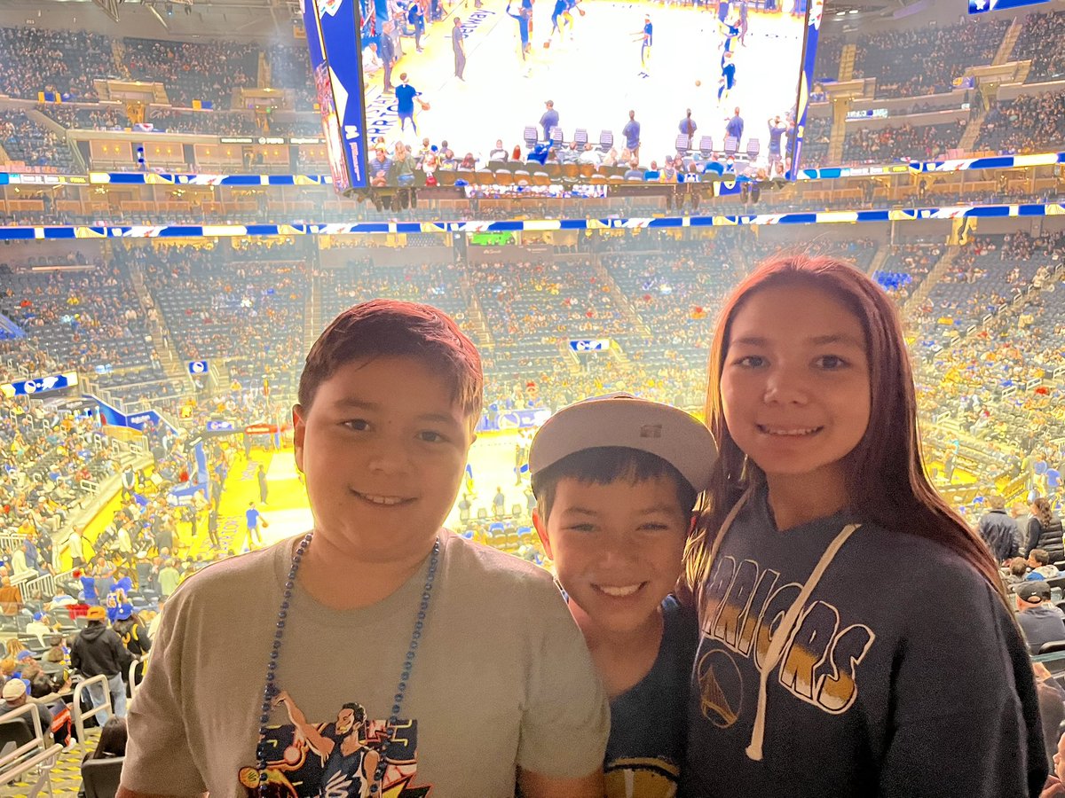 nubigred's tweet photo. #warriorsground https://t.co/xIk0GpHtEH