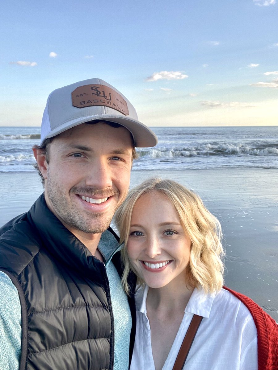 Rare occasion: coaches in regular clothes. 

Enjoying a weekend away with <a href="/SLUcoachcollins/">Kenny Collins</a> 🌊