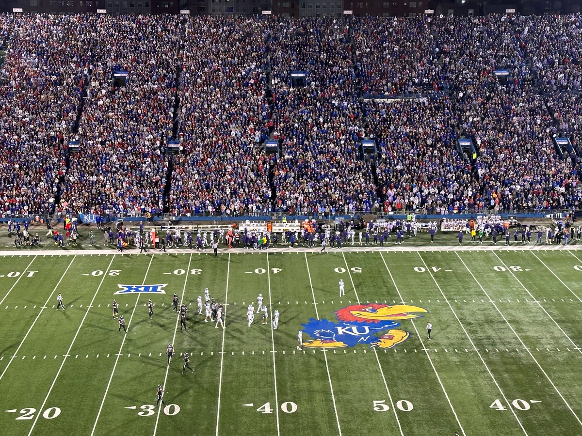 playmakersku's tweet photo. A pretty split crowd here at #DavidBooth
#sunflowershowdown #rockchalk #jayhawks #kansas #kansasstate #wildcats #cfb #big12 #kufball https://t.co/gL5CRff7oE